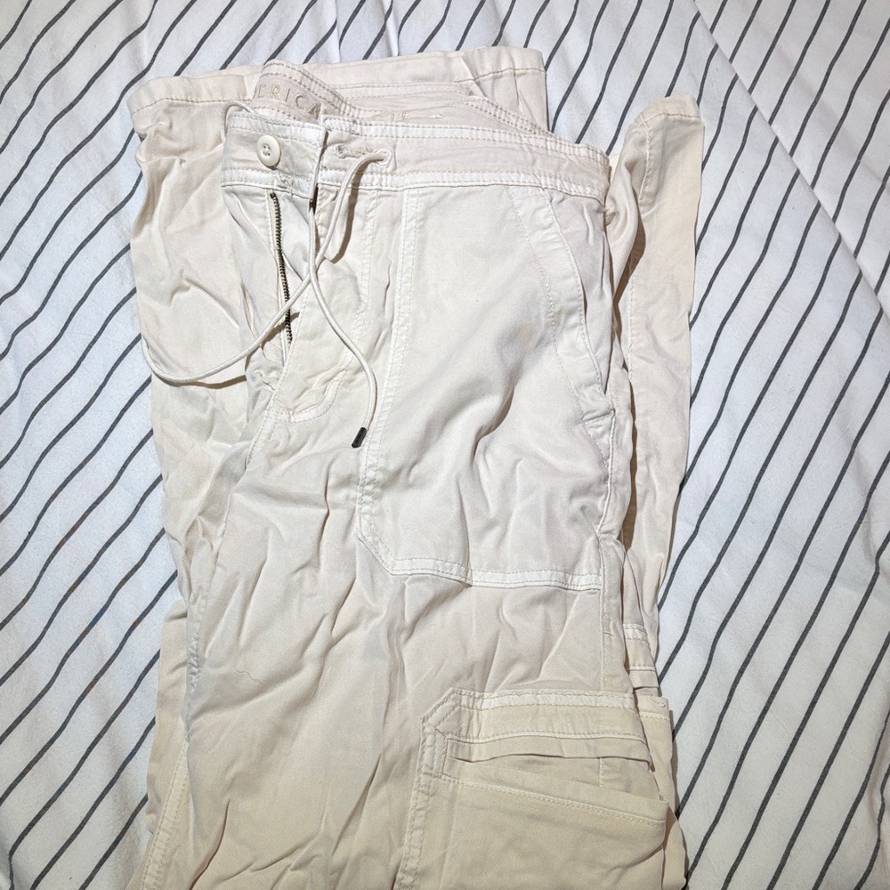 American Eagle Cream Cargo Pants